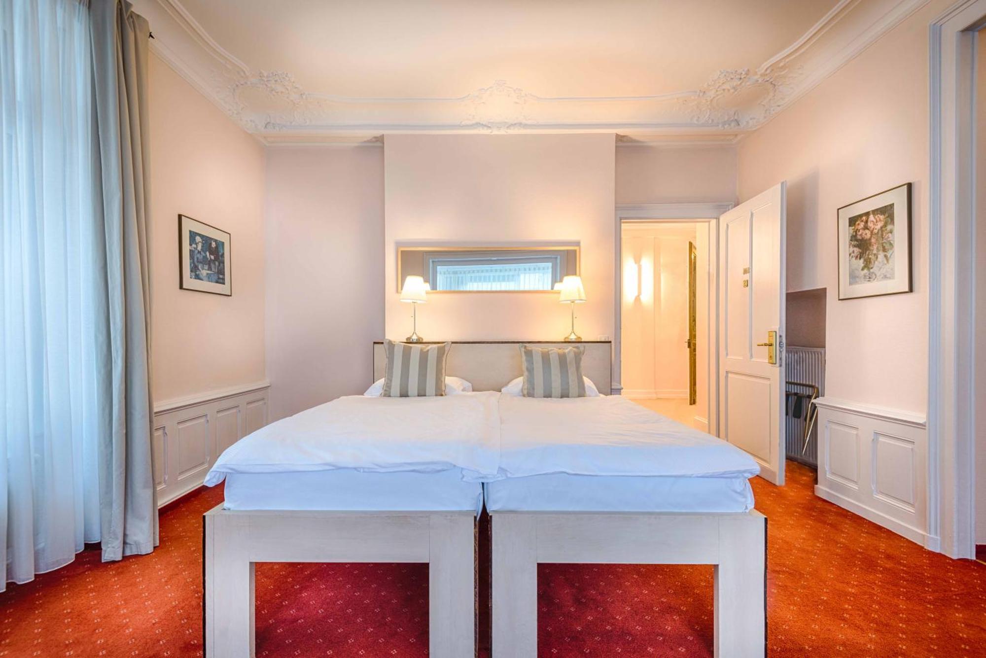 Superior Room,1281298390:JPEG